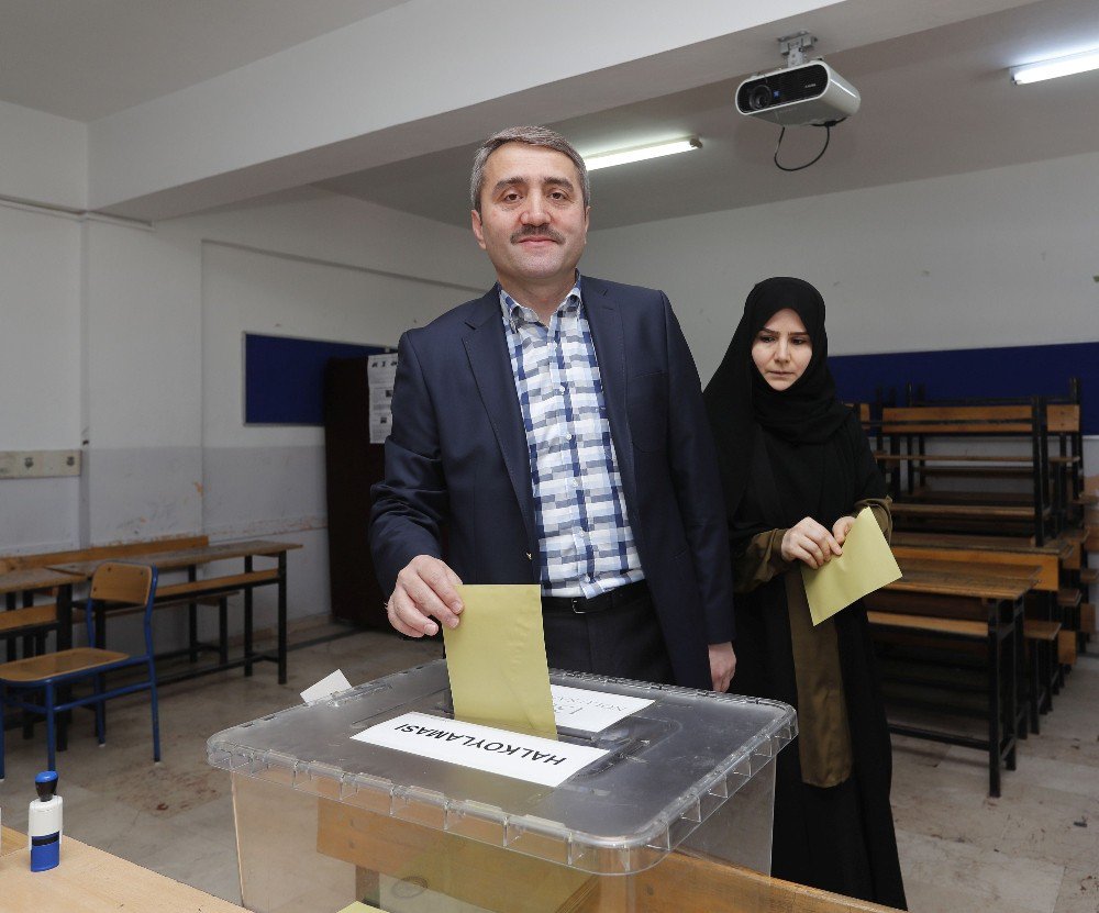 Ak Parti İstanbul İl Başkanı Temurci Oyunu Kullandı