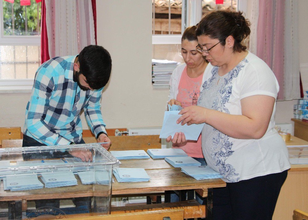 Aydın’da Oy Kullanma İşlemi Başladı