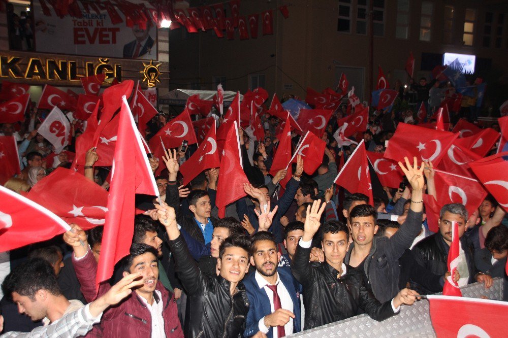 Hatay’da Referandum Kutlaması