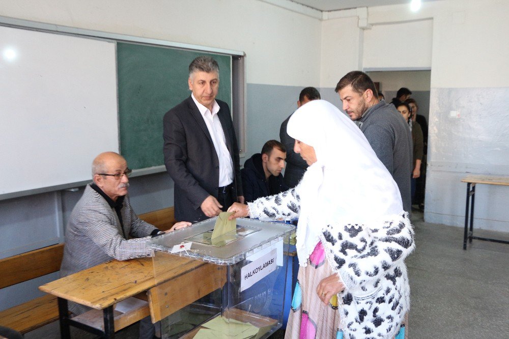 Şırnak’ta Toplu Taşıma Araçları, Halk Oylaması Nedeni İle Ücretsiz Hizmet Verecek