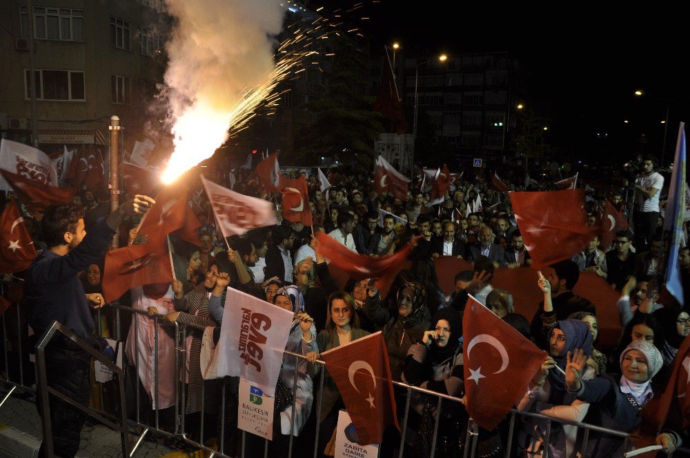 Balıkesir’de ’Evet’ Coşkusu