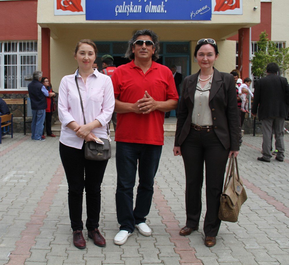 Antalya’da Yerleşik Yabancılar Sandık Başına Gitti