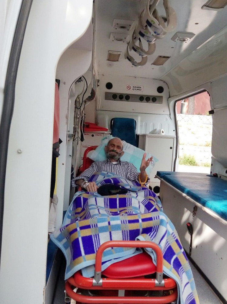 Ayvalıklı Hastalar Ambulanslarla Sandıklara Taşındılar