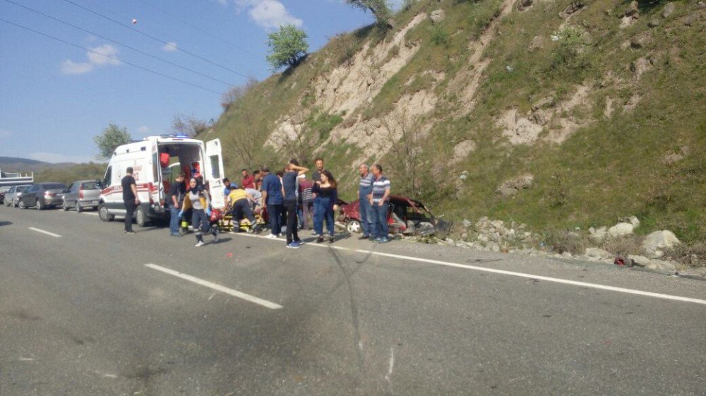 Balıkesir’de Trafik Kazası Bir Ölü, Üç Yaralı