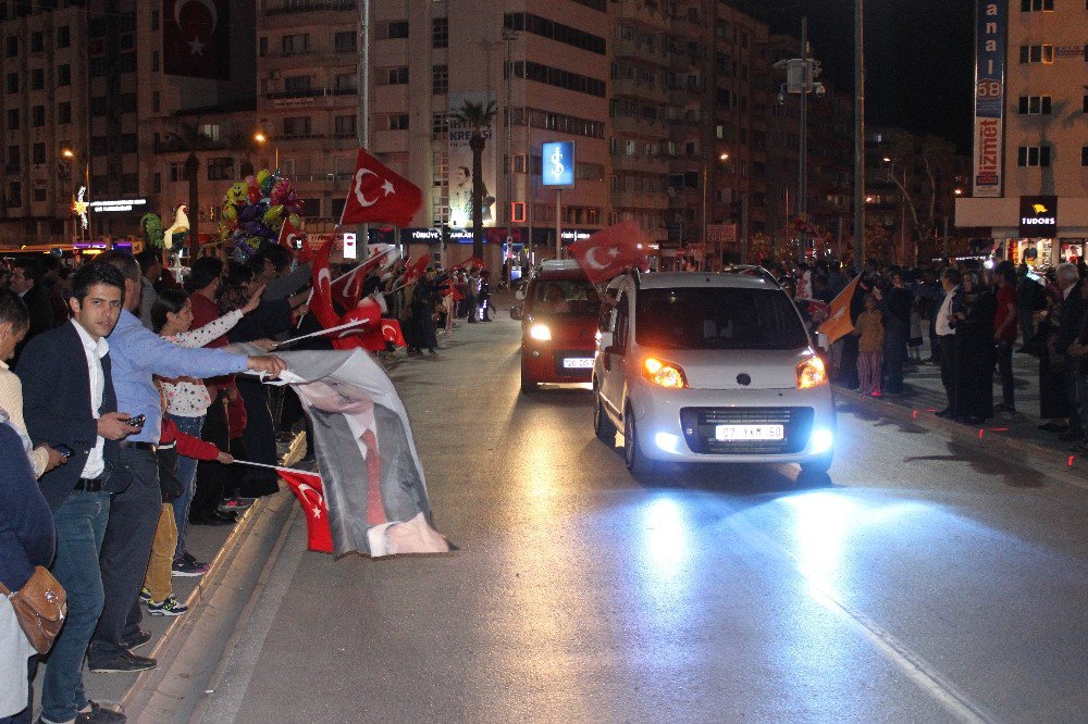 Denizli’de ‘Evet’ Sonuçları Coşkuyla Kutlandı