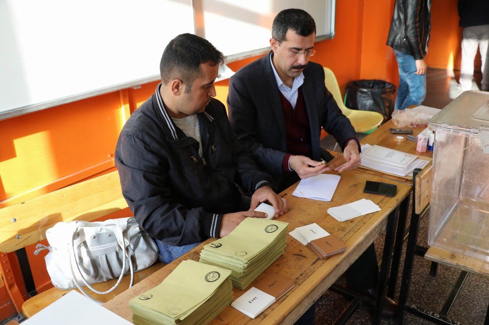 Diyarbakır’da Oy Verme İşlemi Başladı