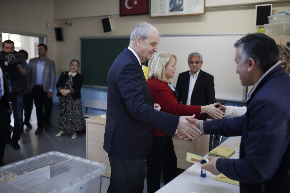 İlker Başbuğ: “Bu Bir Demokrasi Hareketidir”