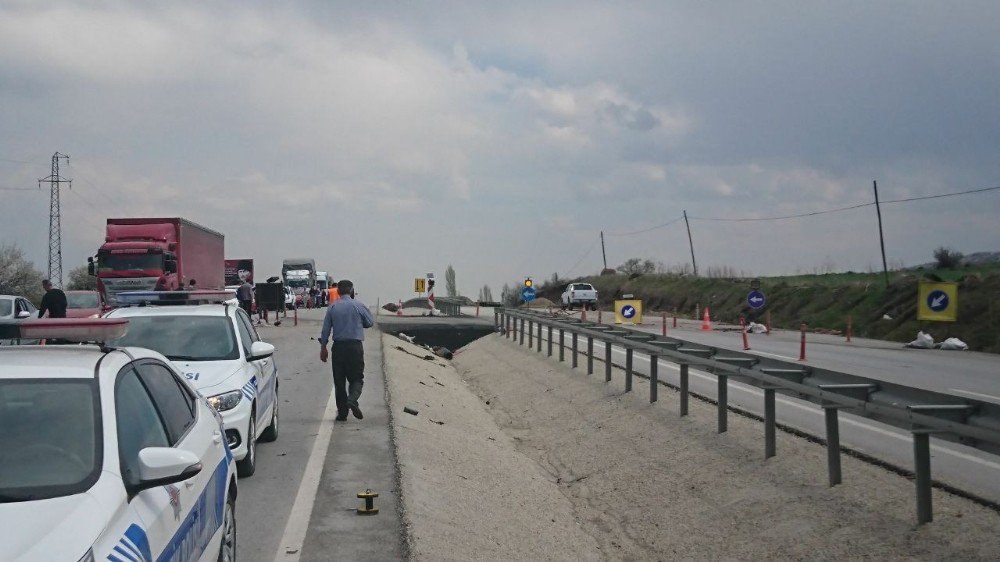 Oy Kullandıktan Sonra Pikniğe Giderken Trafik Canavarına Yakalandılar