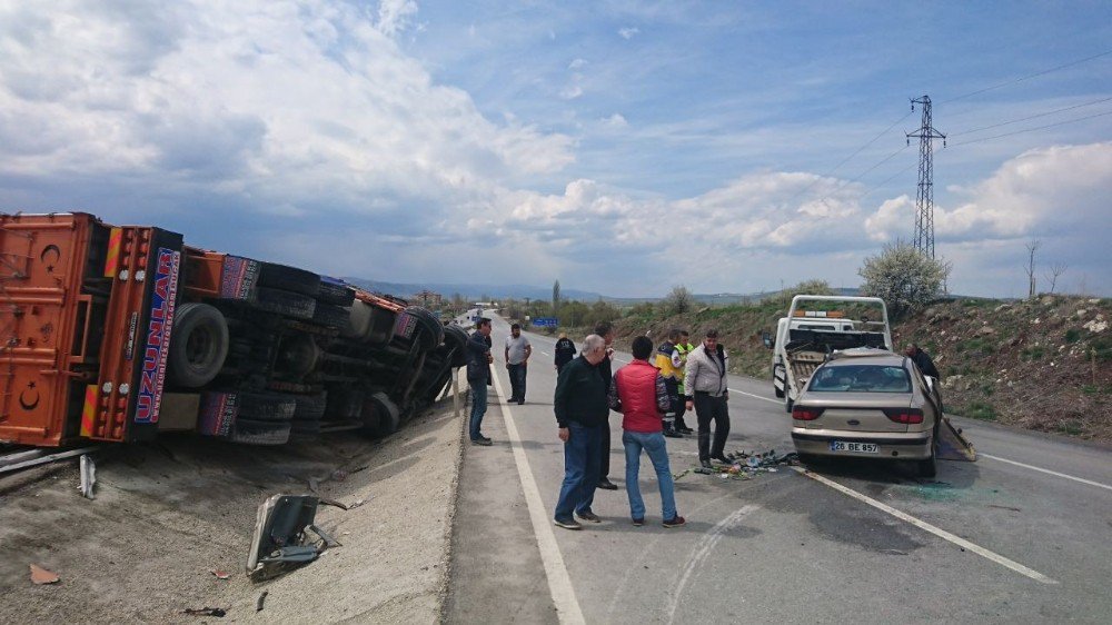 Oy Kullandıktan Sonra Pikniğe Giderken Trafik Canavarına Yakalandılar