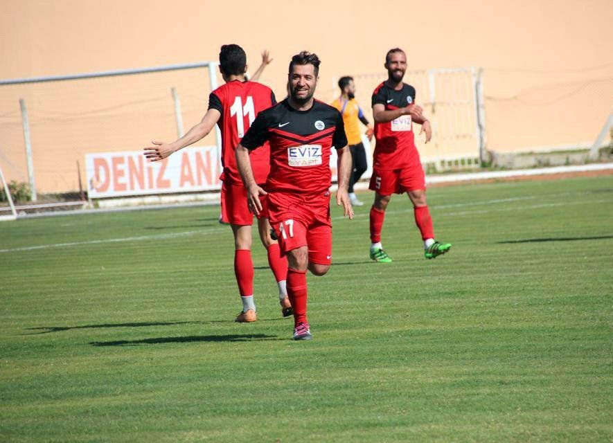 Kuşadası’nda İlginç Futbol Maçı