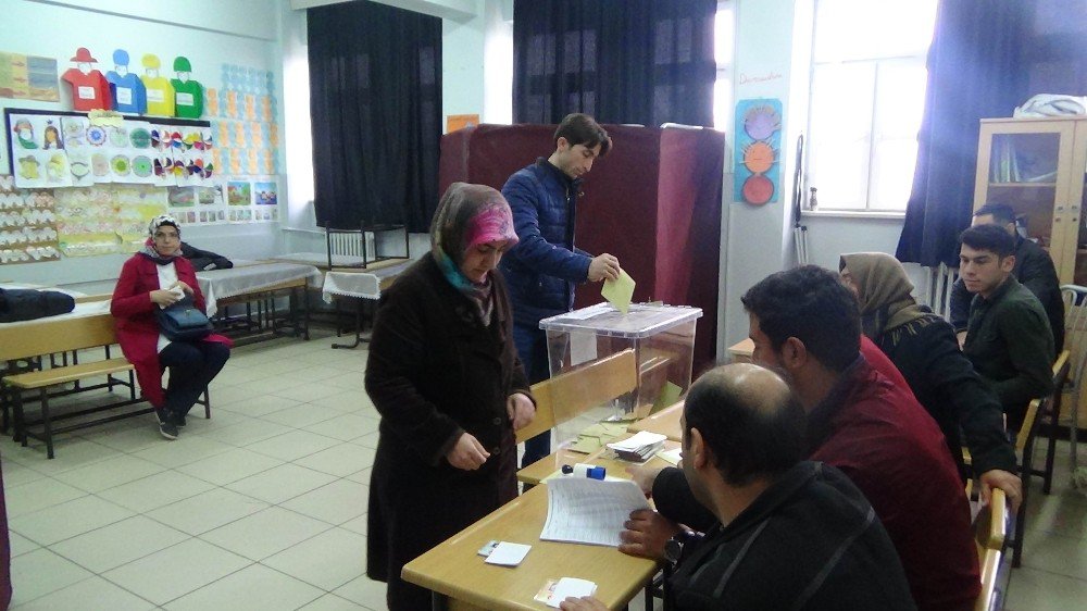 Kilis’te Vatandaşlar Oy Kullandı