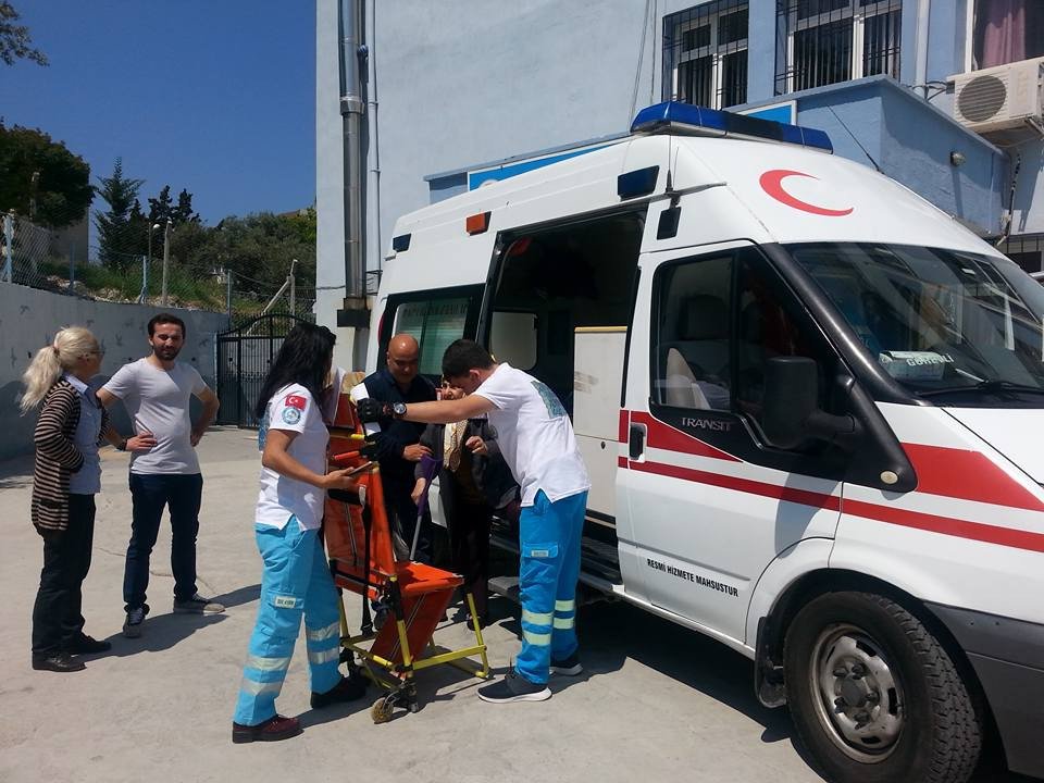 Kuşadası’nda Hastalar Ambulansla Oy Kullanmaya Geldi