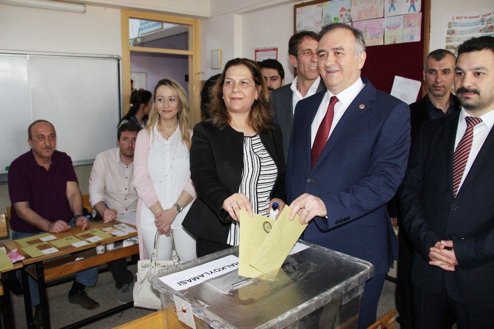 Mhp’li Akçay’dan ‘Huzur İçinde Bir Referandum’ Temennisi