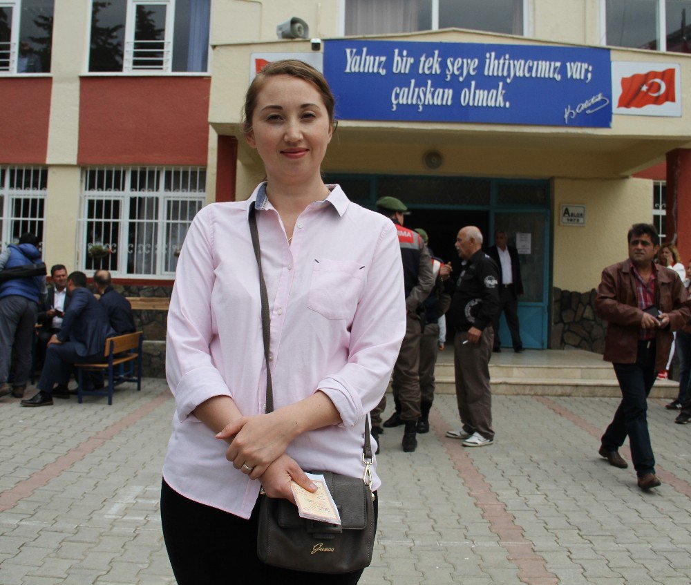 Antalya’da Yerleşik Yabancılar Sandık Başına Gitti