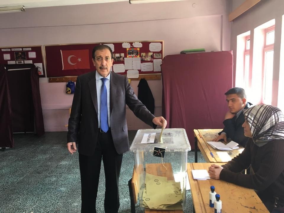 Başkan Bulutlar, Referandum Oyunu Kullandı