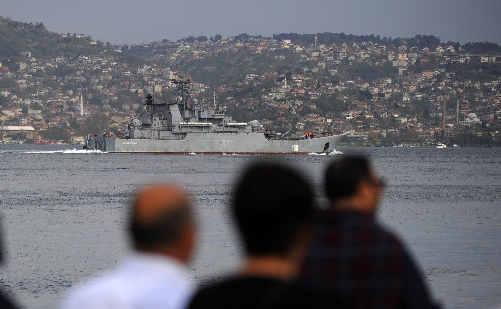 İstanbul Boğazı’ndan Rus Savaş Gemisi Geçti