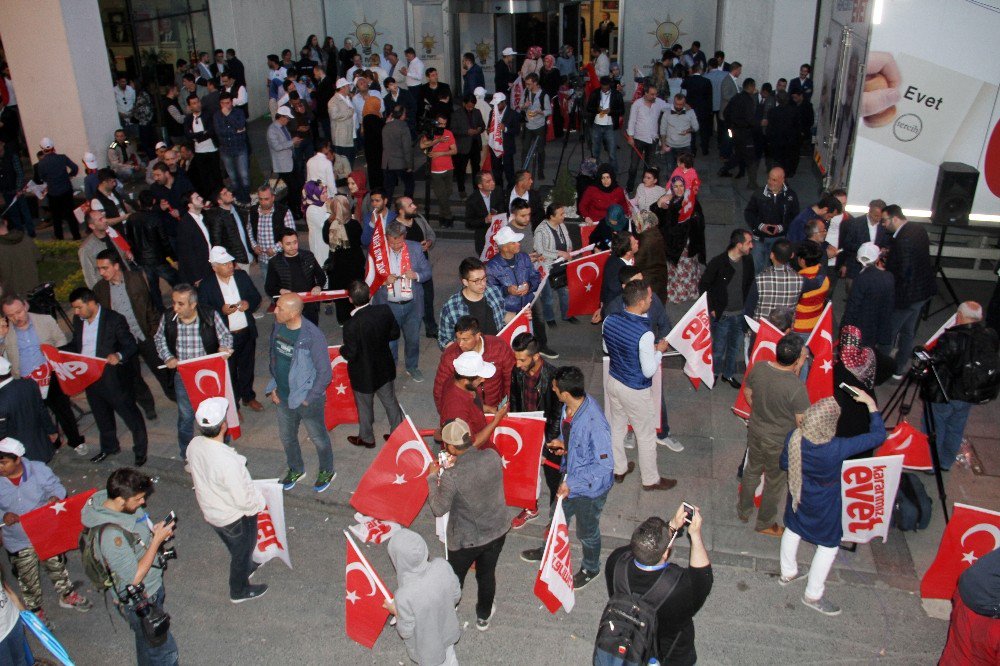 İstanbul’da Sevinç Kutlamaları Başladı