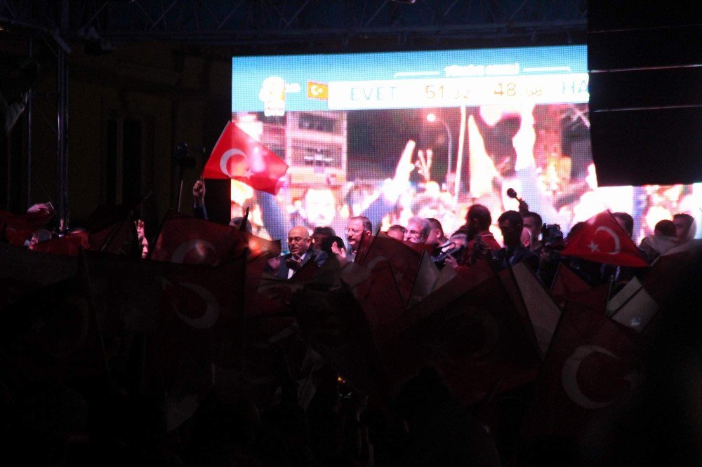 Kayseri’de Referandum Sevinci