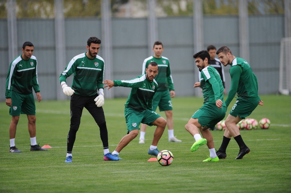 Bursaspor’da Akhisar Hazırlıkları Yeniden Başladı