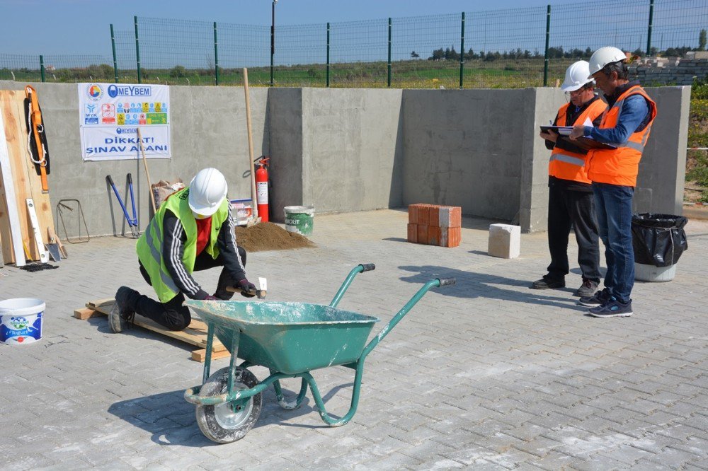 Çanakkale’de Mesleki Yeterlilik Sınavlarına İlgi Artıyor