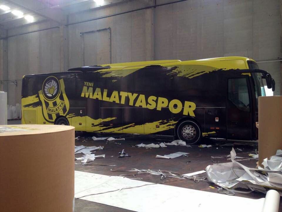 Evkur Yeni Malatyaspor’un Yeni Takım Otobüsü Teslim Edildi