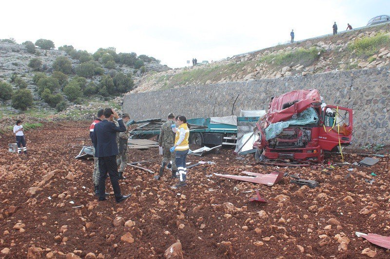 Gaziantep’te Tır Uçuruma Yuvarlandı: 1 Ölü