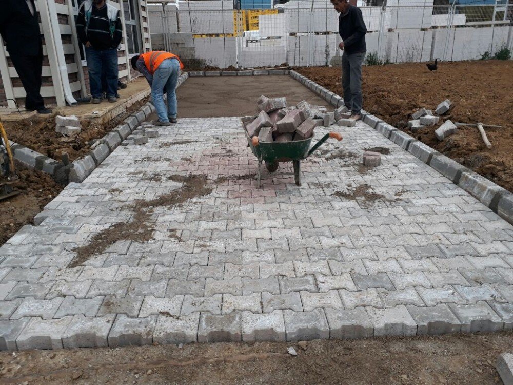 İzmit’teki Parklarda Bakım Onarım Çalışmaları Yapıldı