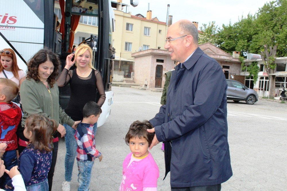 Ayvalıklı Köy Okullarının Ana Sınıfı Öğrencilerinin Hayvanat Bahçesi Sevinci