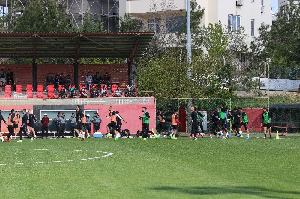 Bülent Uygun: "Konyaspor Maçıyla Yeniden Çıkışa Geçmek İstiyoruz"