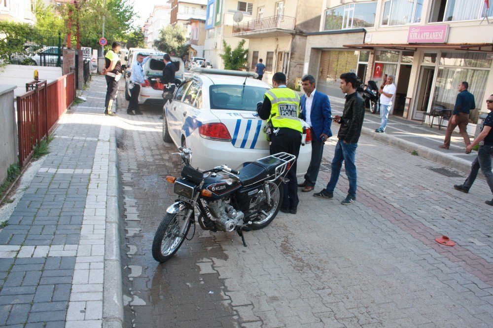 Çalıntı Motosikleti Bırakıp Kaçtılar