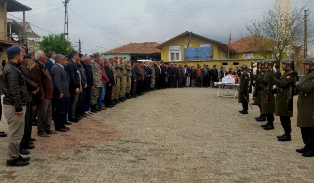 Kore Gazisi Askeri Törenle Son Yolculuğuna Uğurlandı