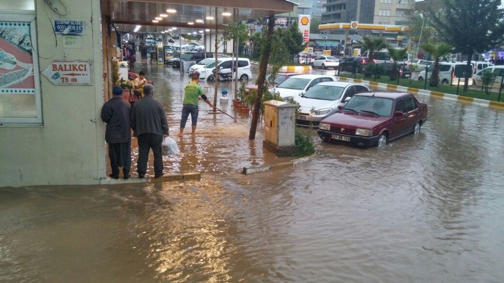 Kahta’da Dolu Ve Sağanak Yağış