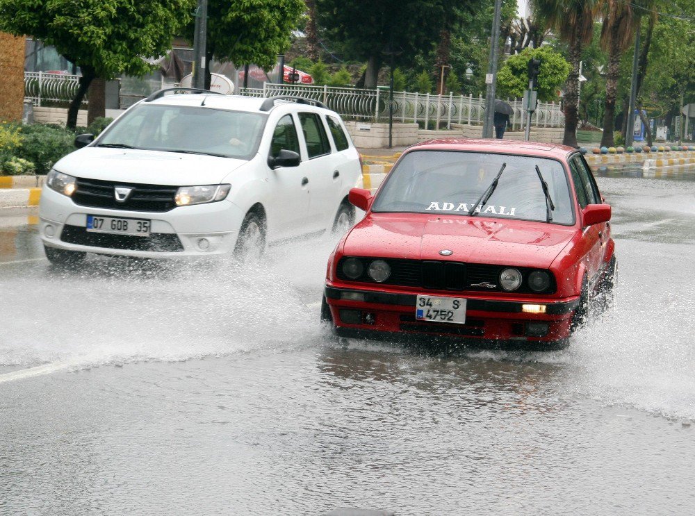 Antalya’da Nisan Yağmuru