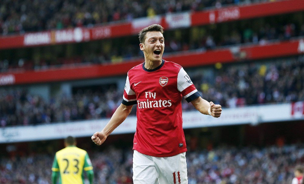 Mesut Özil, Arsenal’e Galibiyeti Getirdi