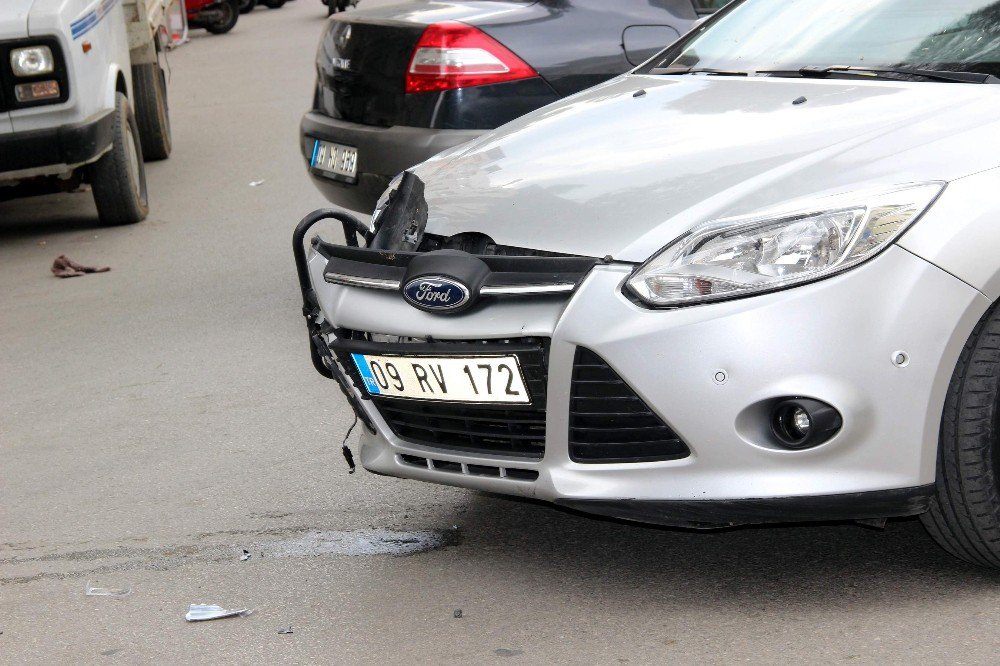 Motosikletli Polis Kazada Yaralandı