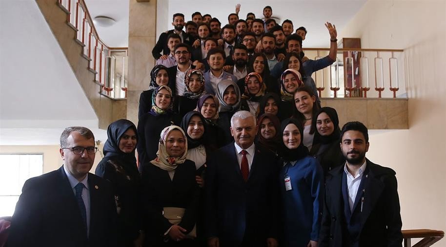 Ak Gençler Ankara’da Başbakan Binali Yıldırım İle Bir Araya Geldi