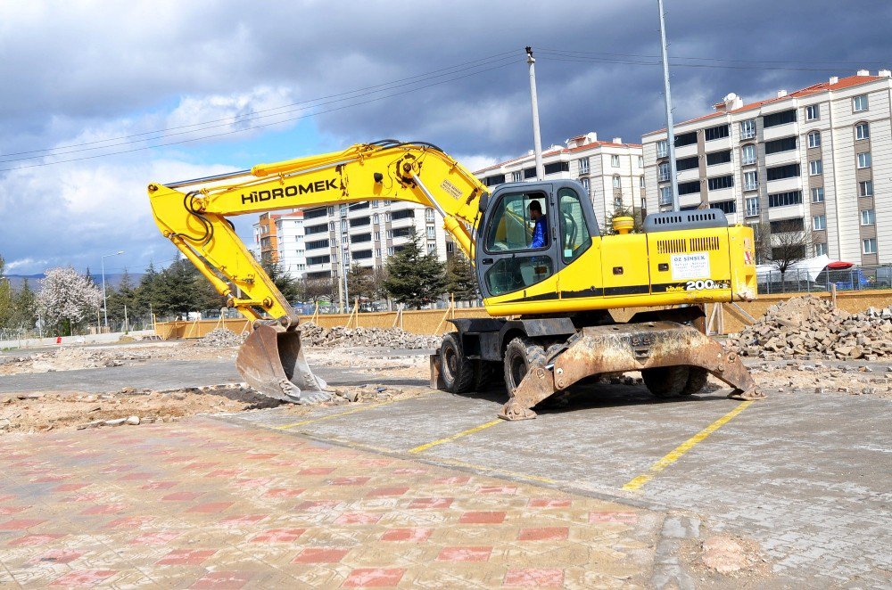 Kapalı Pazar Yerinde Çalışmalar Başladı