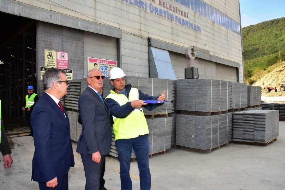 Şehri Nakış Gibi İşleyen Fabrika