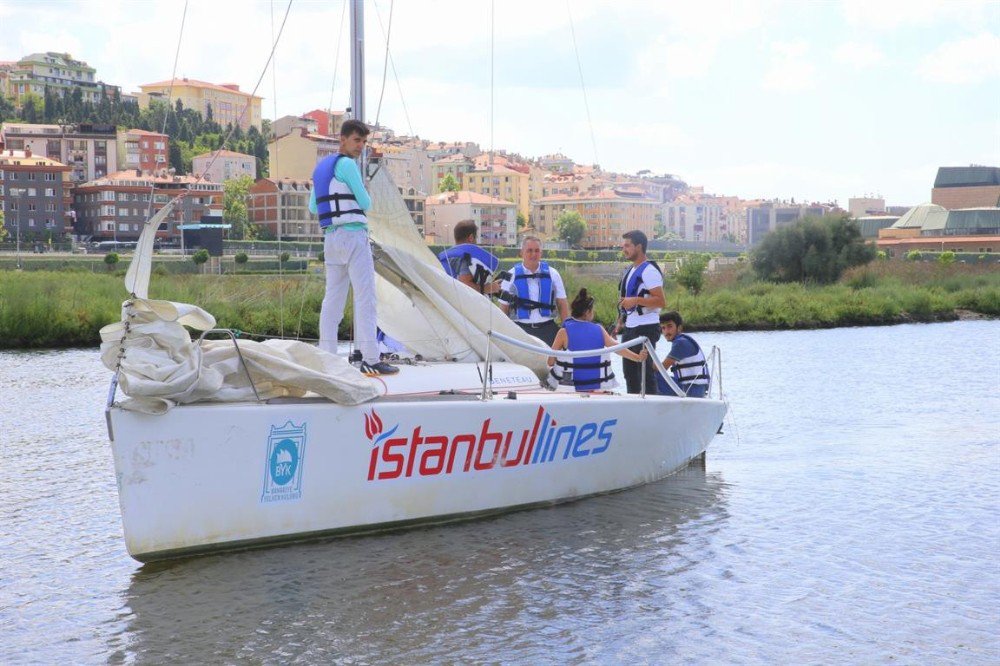 Eyüplü Gençler Başarıya Kürek Çekiyor