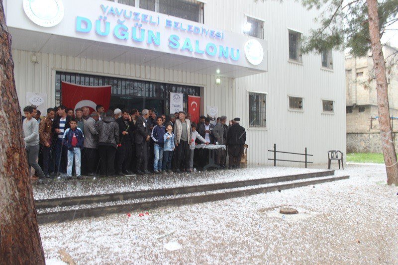 Misket Büyüklüğünde Dolu Yağdı