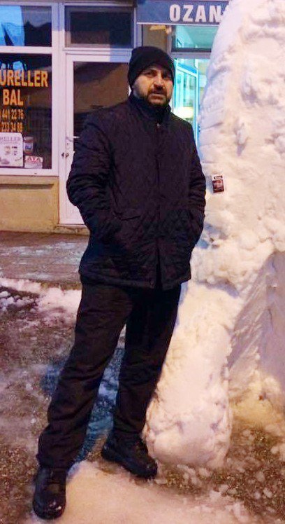 Şehit Polisten Geriye Yazıcıoğlu’nun Mezarı Başında Çektiği Fotoğrafı Kaldı