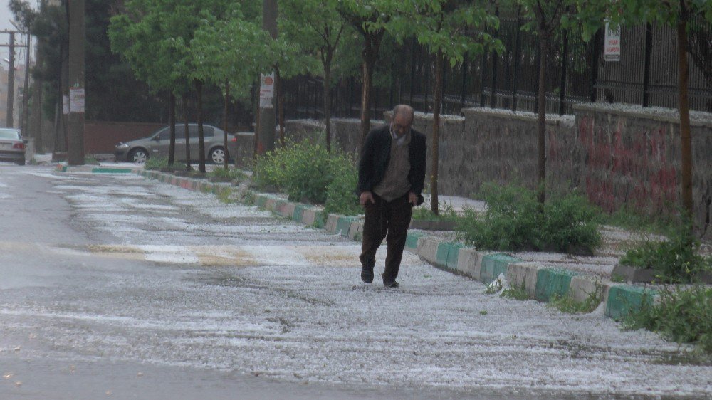 Fındık Büyüklüğünde Dolu Hayatı Olumsuz Etkiledi