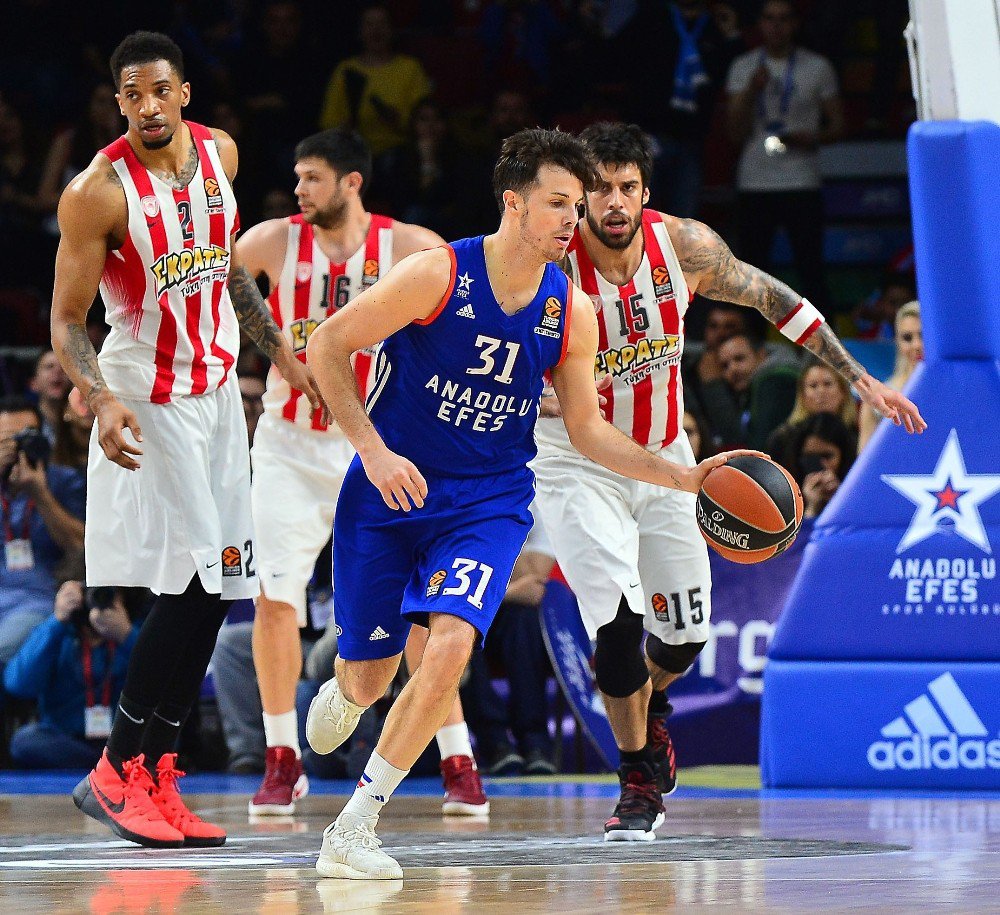 Anadolu Efes, Olympiakos Deplasmanında