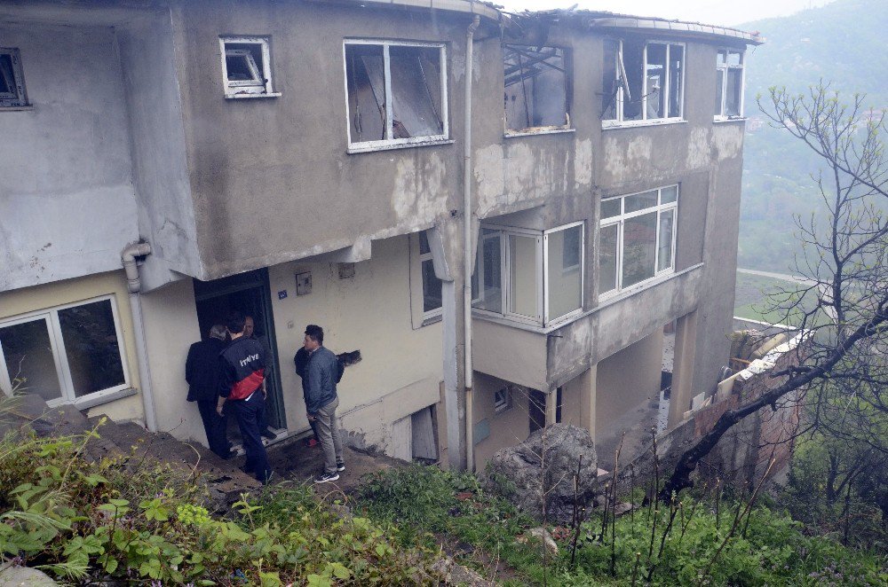 Alevler Arasında Uyanınca, 5 Metreden Yükseklikten Aşağıya Atladı