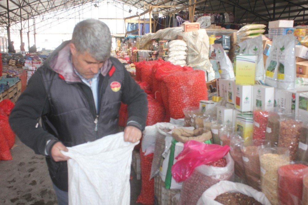 Ağrı’da Meyve Ve Sebze Tohumları Tezgâhlardaki Yerini Aldı