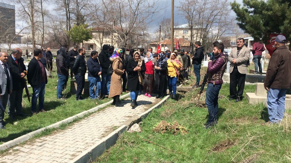 Şehidin Cenazesinde Askerler Gözyaşlarına Hakim Olamadı