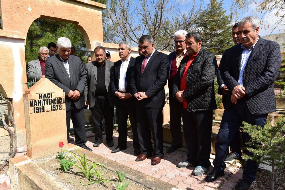 Başkan Gürkan, Hamit Fendoğlu’nun Kabrini Ziyaret Ederek Dua Etti