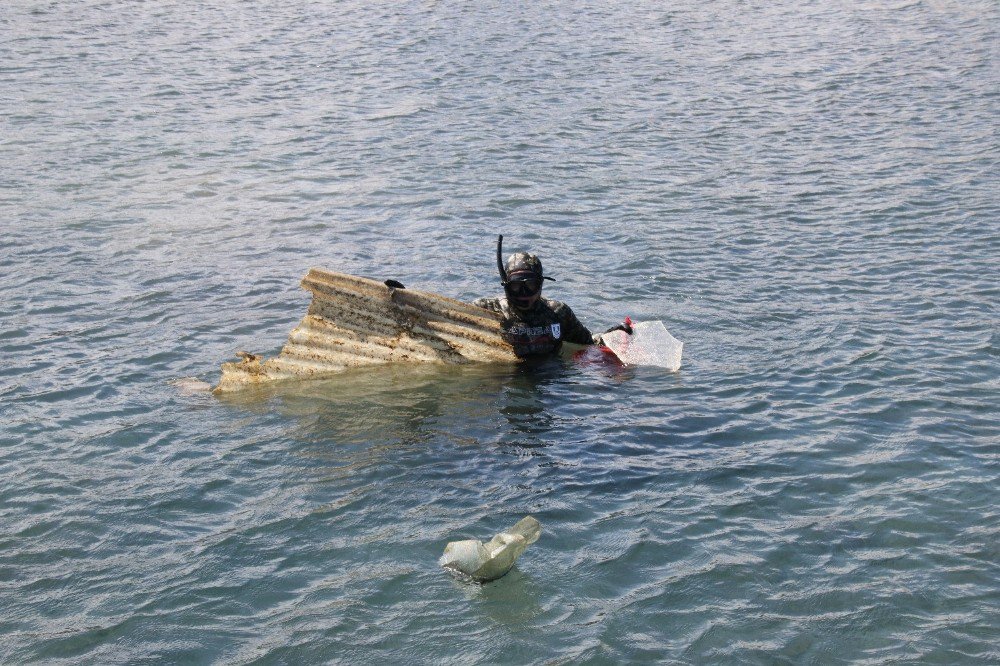 Gündoğan’da Deniz Dibi Temizliği