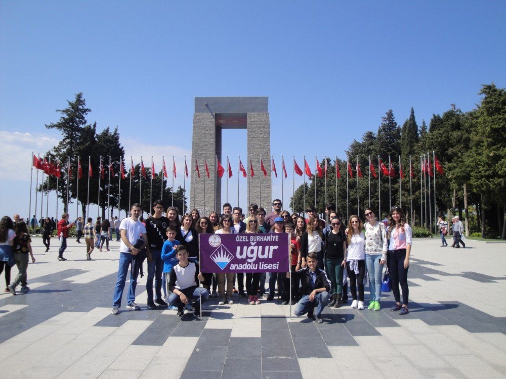 Burhaniye’de Liselilerin Çanakkale Gezisi