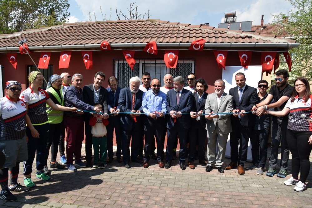 Başkan Üzülmez, Kobidos’un Açılış Kurdelesini Kesti